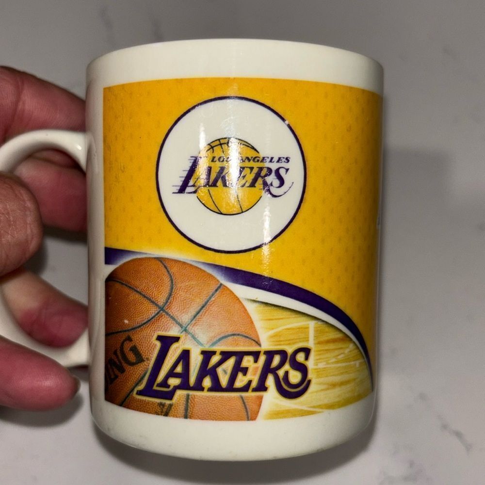 LA Lakers NBA vintage coffee cup gently pre loved condition.